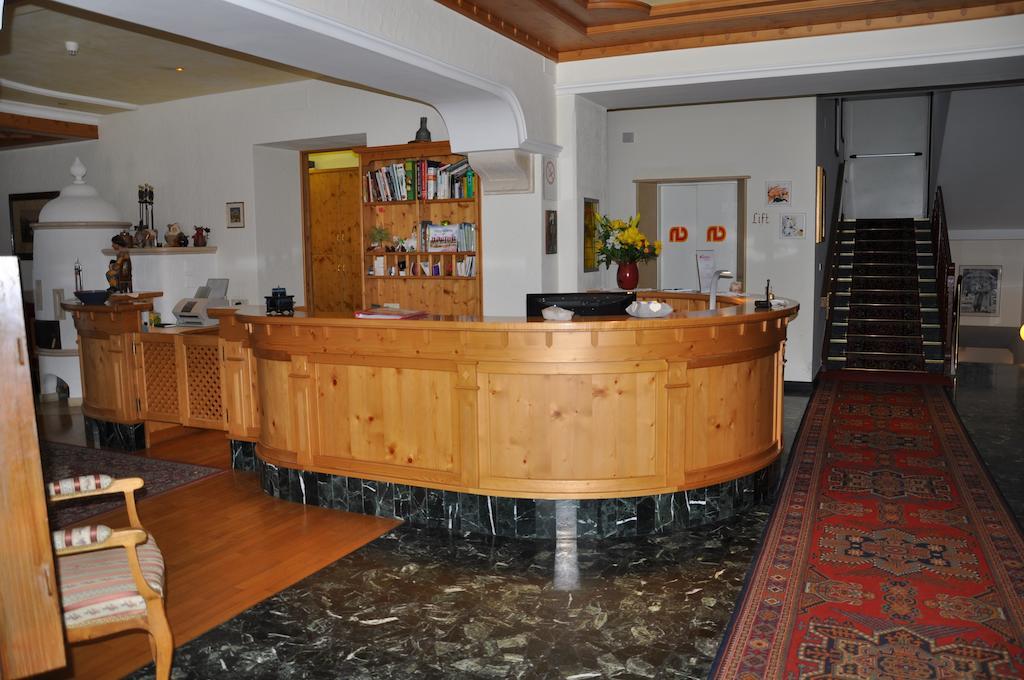 Hotel Dolomiten Dobbiaco Esterno foto