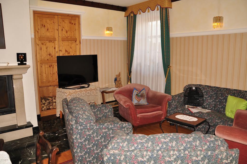 Hotel Dolomiten Dobbiaco Esterno foto