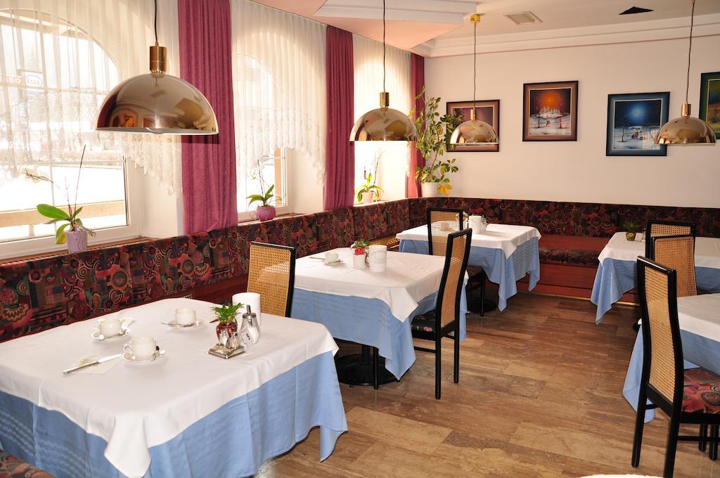 Hotel Dolomiten Dobbiaco Esterno foto