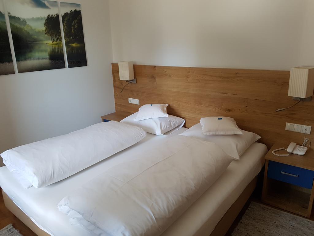 Hotel Dolomiten Dobbiaco Esterno foto