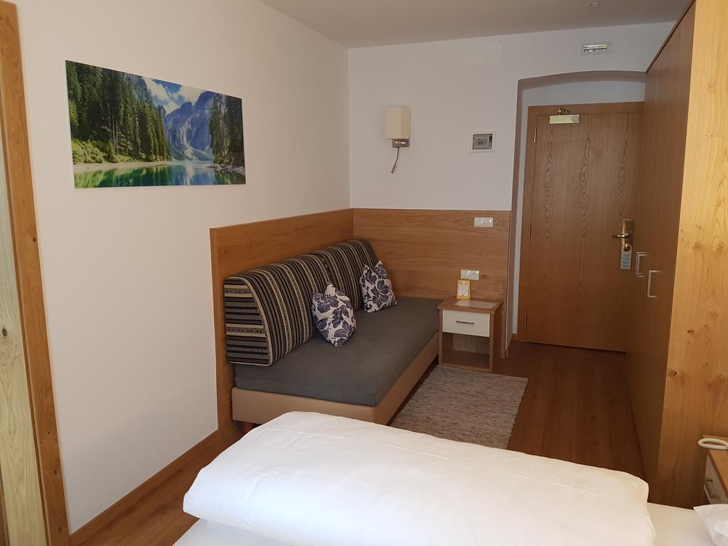 Hotel Dolomiten Dobbiaco Esterno foto