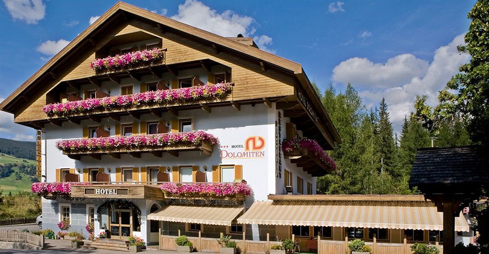 Hotel Dolomiten Dobbiaco Esterno foto