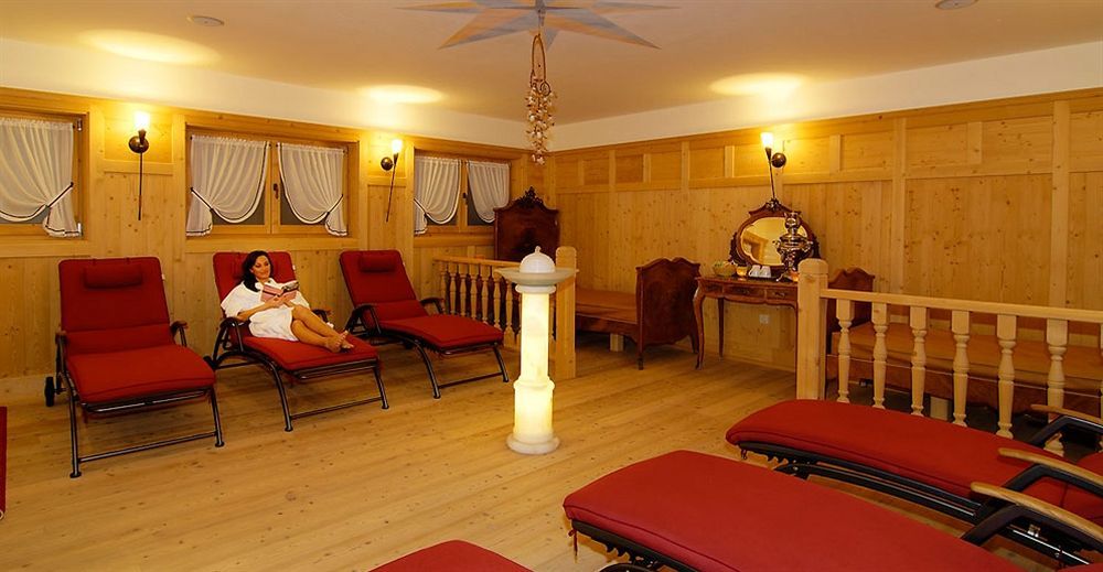Hotel Dolomiten Dobbiaco Esterno foto
